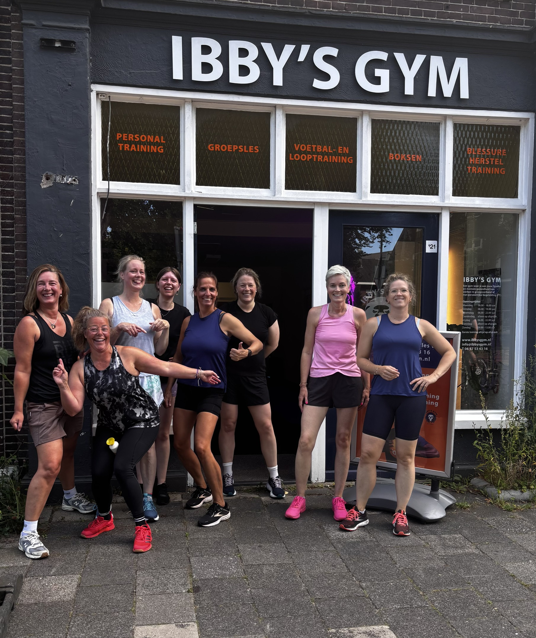 Ibby geeft persoonlijke begeleiding tijdens een training